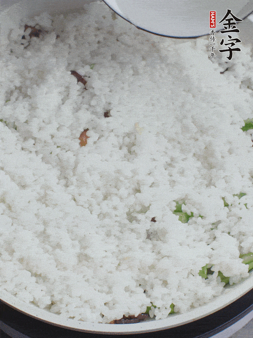 放一碗水，蓋蓋燜煮。